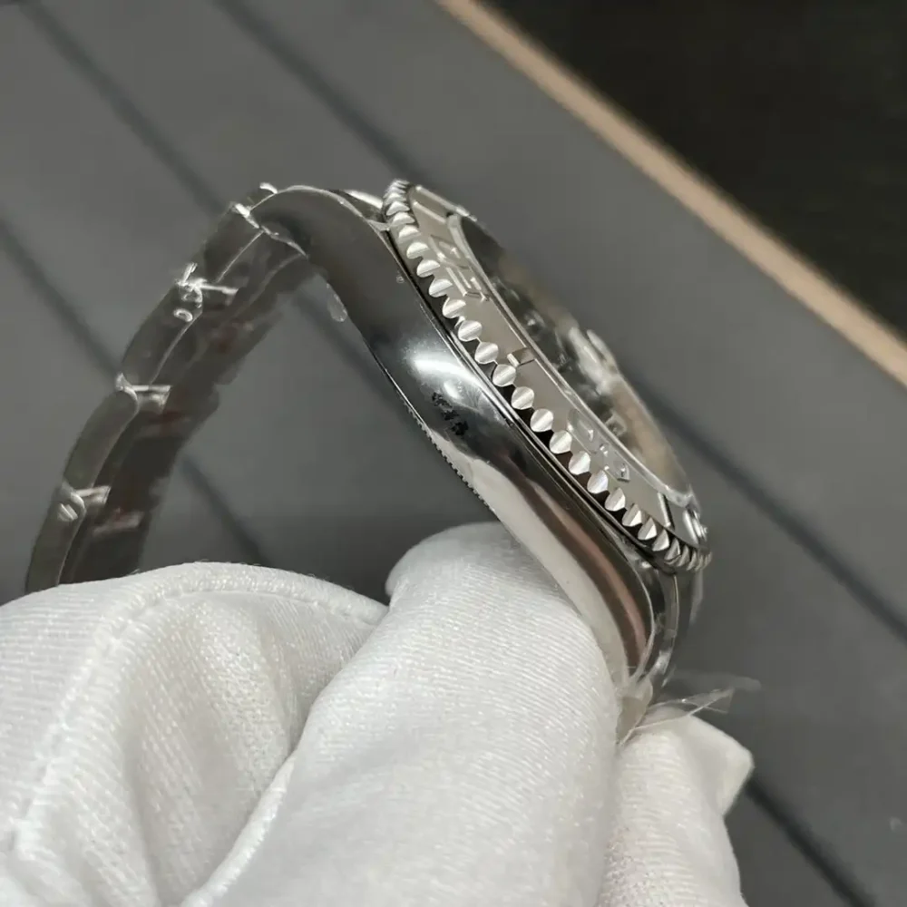 Rolex Yacht-Master Rhodium Dial 126622 40mm - Image 2
